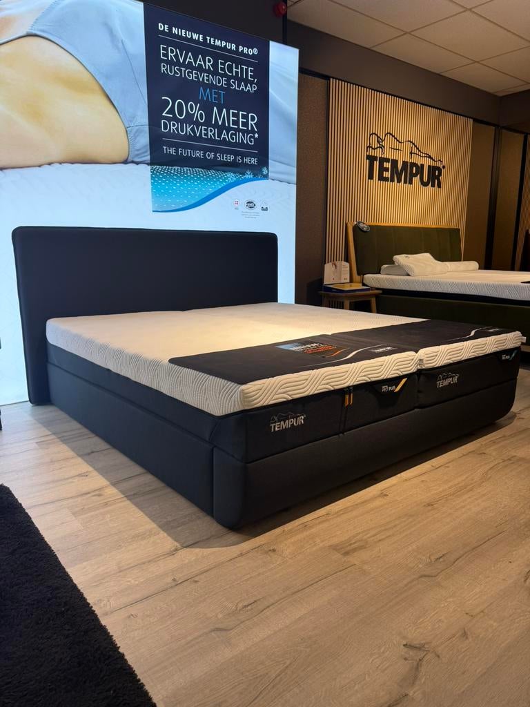 Tempur ARC Showroommodel! 180x200 + PRO PLUS matrassen -30%!, Ophalen of Verzenden, 180 cm, Stof, Nieuw