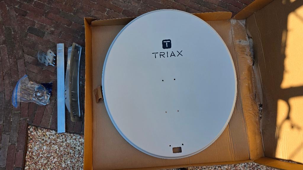 Satellietantenne inclusief accesoires, Ophalen, Nieuw, (Schotel)antenne, Overige merken