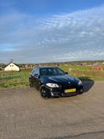 BMW 5-Serie 520I Touring 2013 Zwart, Auto's, Achterwielaandrijving, Zwart, 4 cilinders, 2000 kg