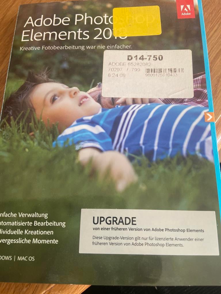 Dvd Photoshop elements 2018, Ophalen of Verzenden, Zo goed als nieuw