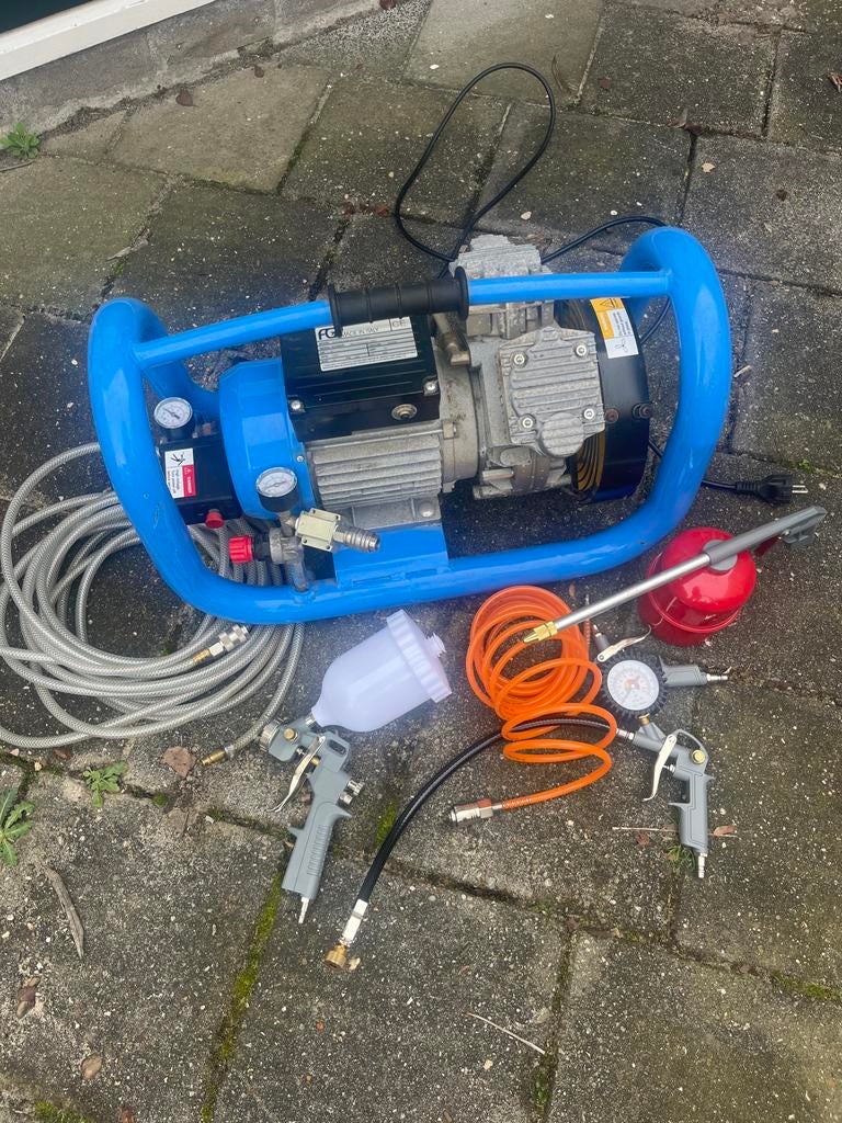 FG Super Fox 3T Compressor met accessoires, Doe-het-zelf en Verbouw, Compressors, Ophalen, Gebruikt, 10 bar of meer, 200 tot 400 liter/min