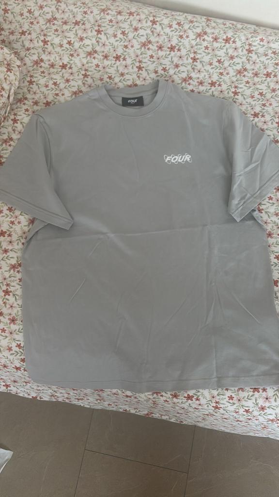 Nieuw grijs Four shirt, maat S, Ophalen of Verzenden, Nieuw, Maat 46 (S) of kleiner, Grijs