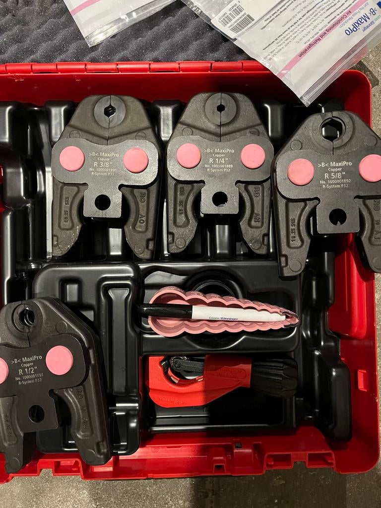 B-MaxiPro persbekken set (R 3/8", R 1/4", R 5/8", R 1/2"), Ophalen, Zo goed als nieuw