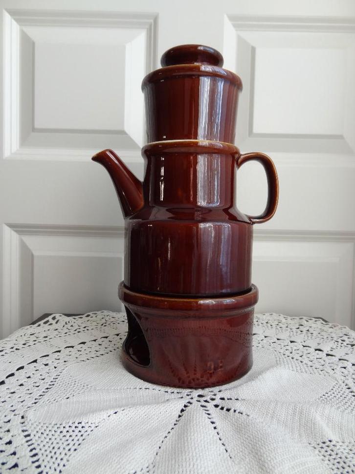 Bruin glazuur koffiepot / koffiefilter / warmhoud rechaud, Huis en Inrichting, Keuken | Servies, Gebruikt, Overige typen, Overige stijlen