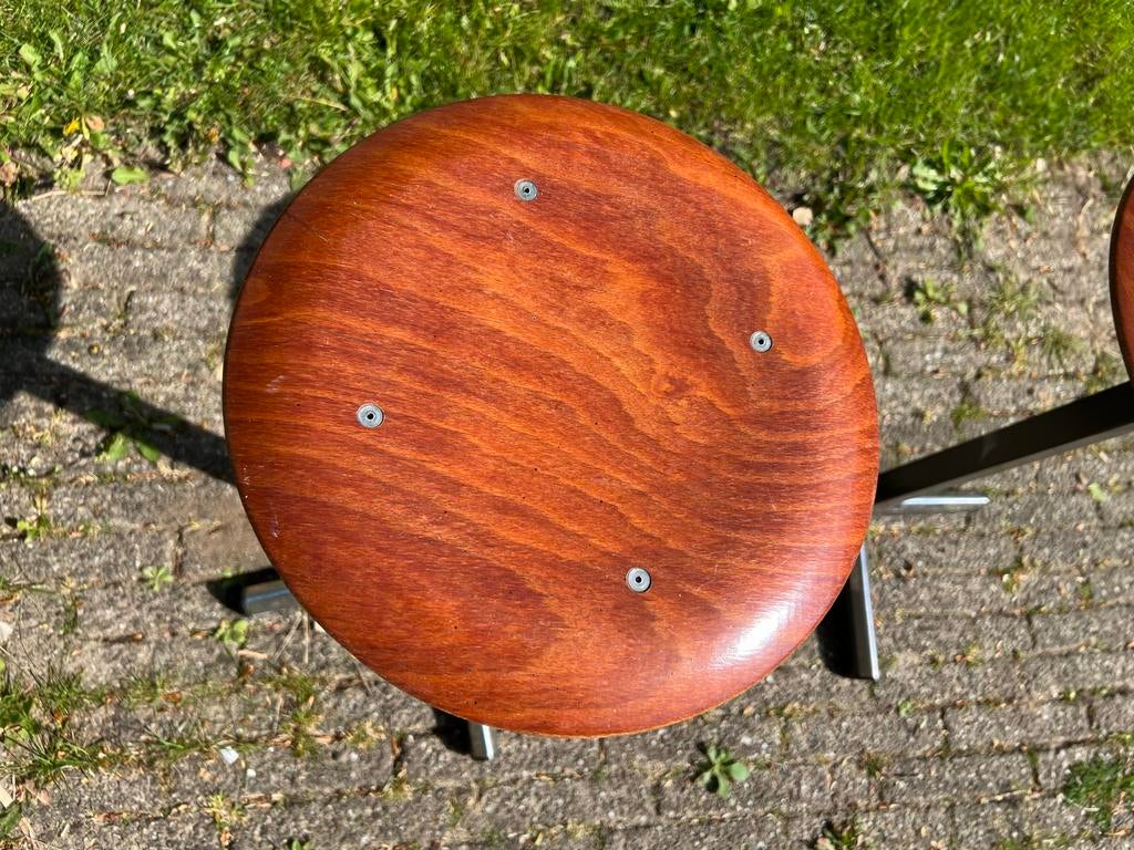 Vintage schoolkruk - Houten zitting met metalen onderstel, Ophalen, Gebruikt, Hout