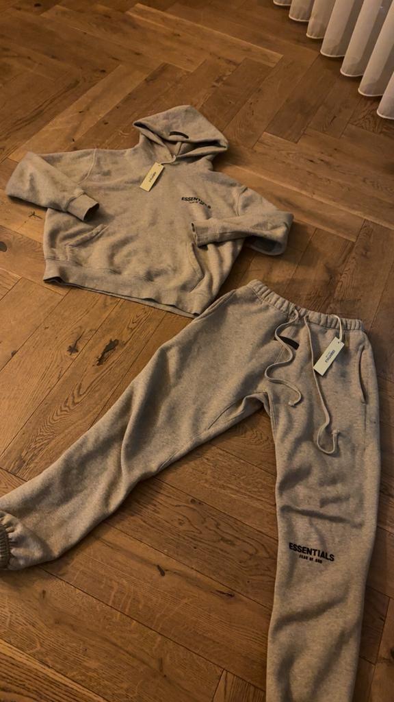 Essentiels tracksuit, Ophalen, Nieuw, Maat 36 (S), Grijs