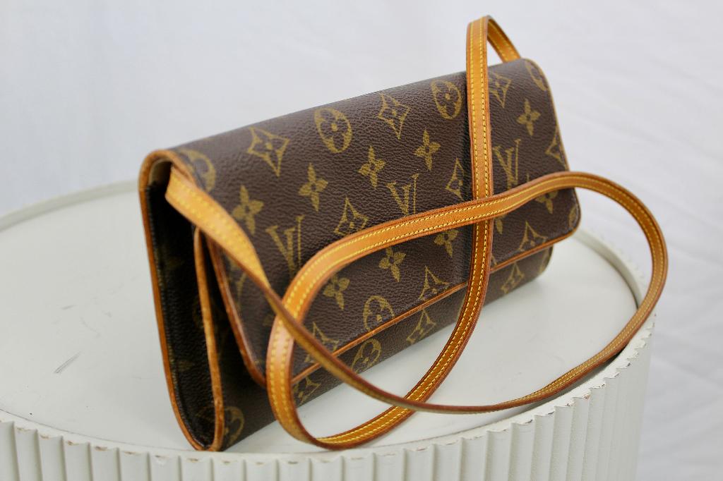 Louis Vuitton Pochette Twin GM - 1067, Gebruikt, Bruin, Schoudertasje, Ophalen of Verzenden