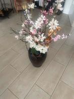 Metalen vaas met bos stof gemaakte bloem boeket, Overige materialen, Gebruikt, Overige kleuren, Ophalen of Verzenden