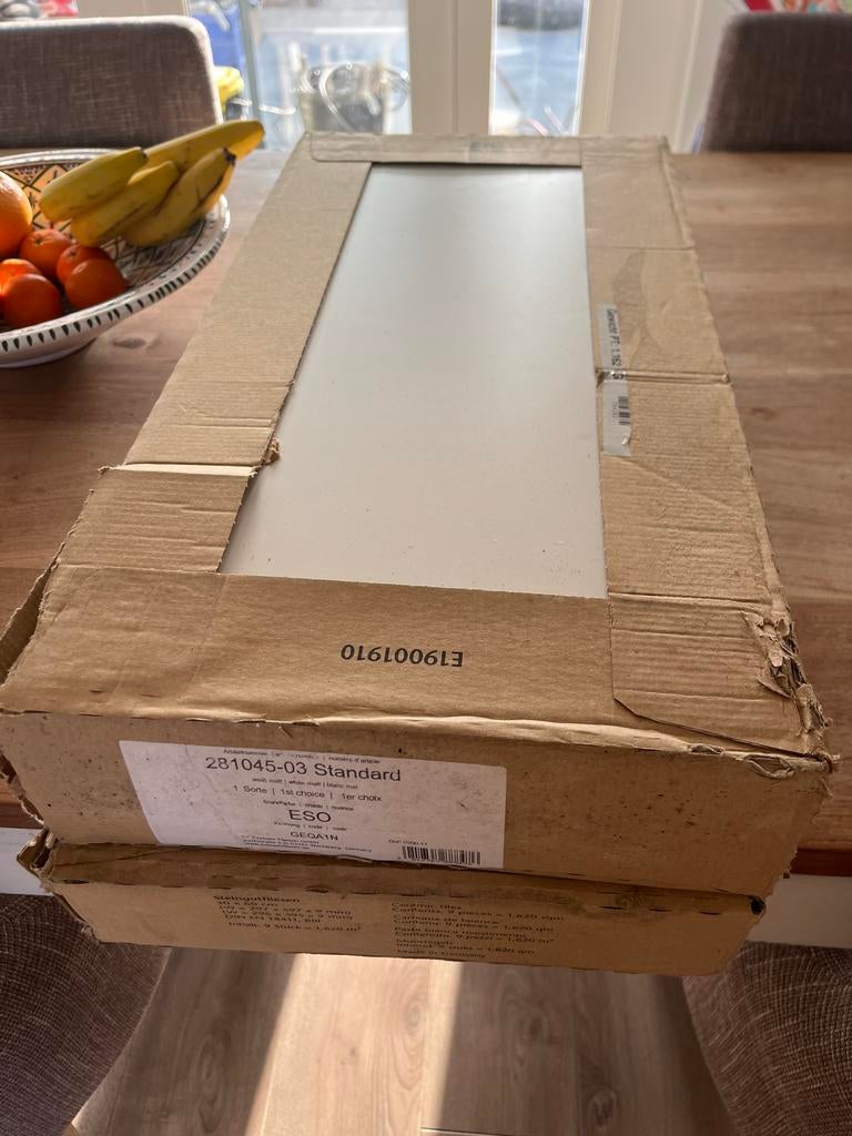 19 stuks mat witte tegel 30x60 voor washok, 40 tot 60 cm, Nieuw, Ophalen of Verzenden, Minder dan 5 m²