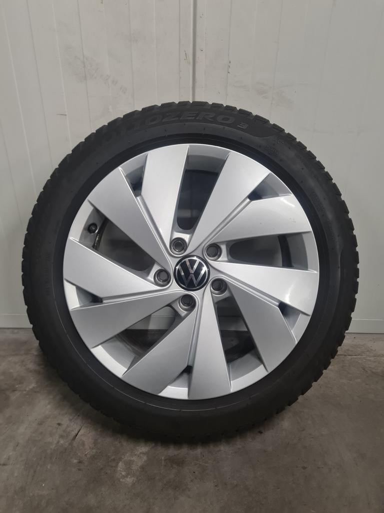 17' Volkswagen VW Golf 6 7 8 Belmont met winterbanden, Banden en Velgen, 17 inch, Personenwagen, 205 mm