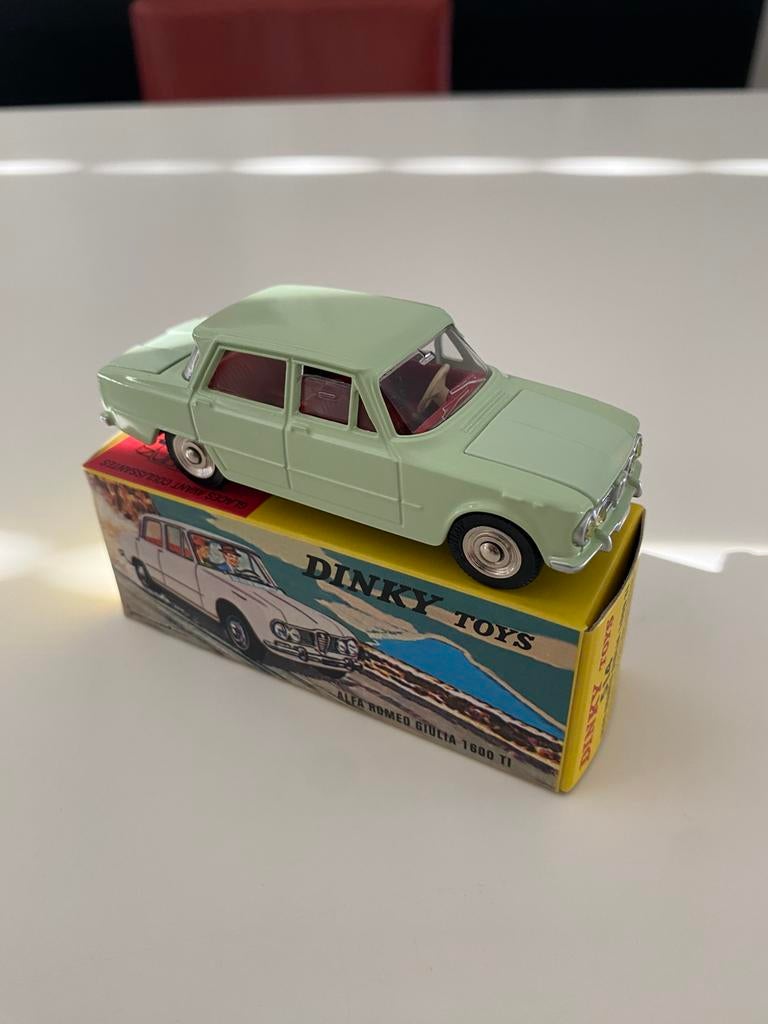 Alfa Romeo Giulia Super 1600 TI  Dinky Toys (Atlas), Hobby en Vrije tijd, Modelauto's | 1:43, Ophalen of Verzenden, Nieuw, Auto