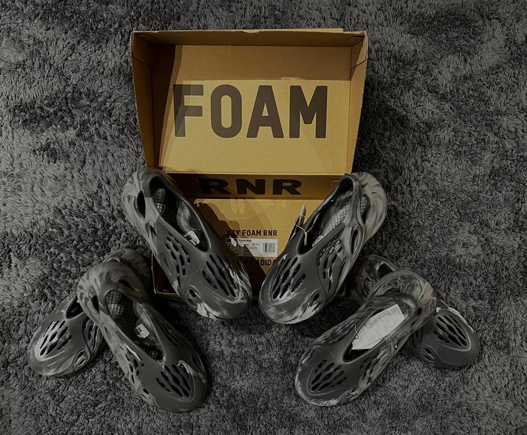 Yeezy Foam Runner MX Granite – Maat 40,5 (Nieuw & Origineel), Kleding | Heren, Schoenen, Ophalen of Verzenden, Nieuw, Zwart, Sneakers of Gympen