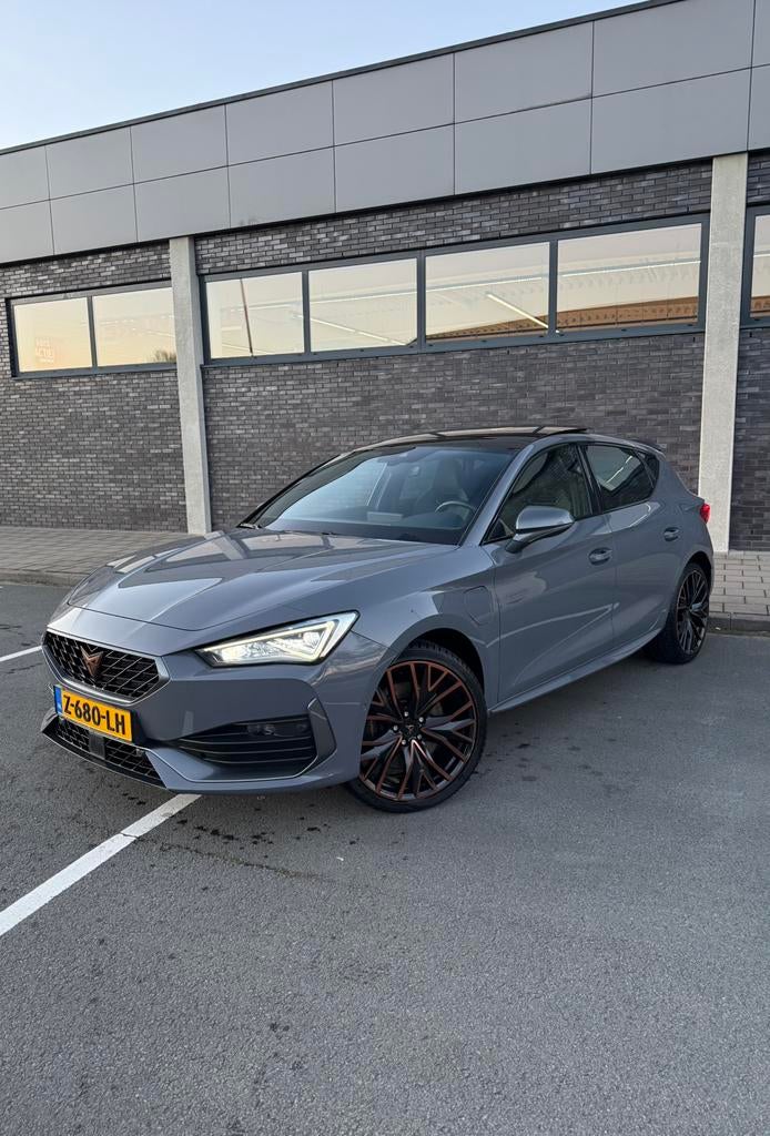 Cupra Leon 1.4 e-Hybrid VZ Copper Edition 245 (FULL OPTION), Auto's, 4 cilinders, USB, Leon, Leder en Stof
