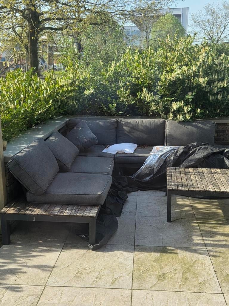 Loungebank met kussens en houten tafeltje, Tuin en Terras, Ophalen