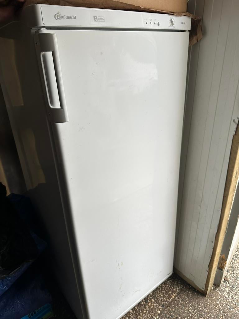 Vrieskast Bauknecht, Minder dan 60 cm, Zo goed als nieuw, Energieklasse A of zuiniger, 140 tot 160 cm