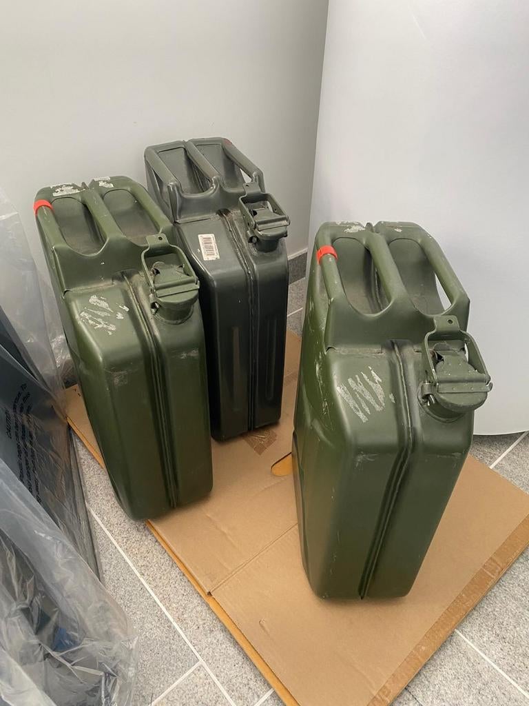 3x 20l jerrycan, Ophalen of Verzenden