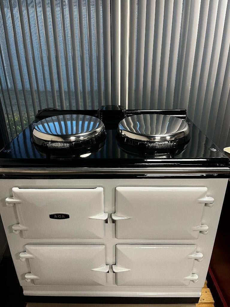 Aga R7 fornuis volledig elektrische zgan., Witgoed en Apparatuur, Fornuizen, Ophalen, 60 cm of meer, Zo goed als nieuw, Vrijstaand