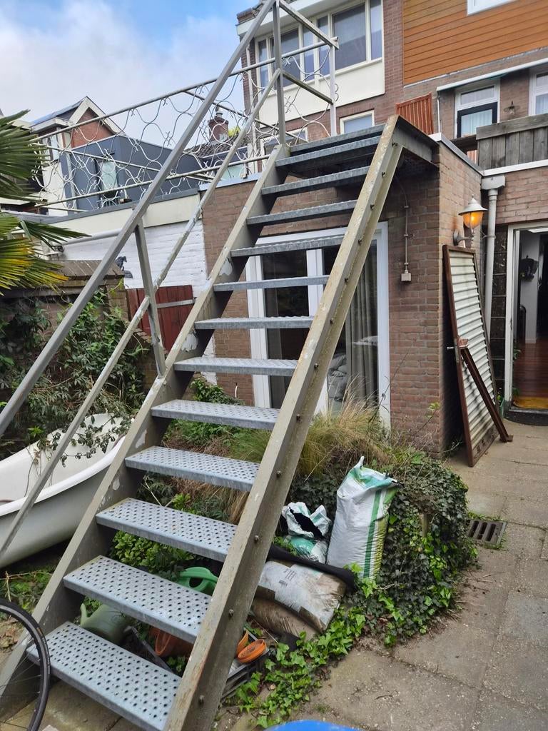 Stalen trap, Doe-het-zelf en Verbouw, Ophalen of Verzenden, Gebruikt, Trap, 2 tot 4 meter