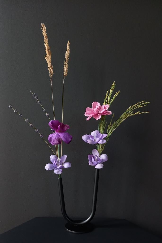 Kunst- en Droogbloemen met zwart metalen bloemenhouder H46cm, Ophalen of Verzenden