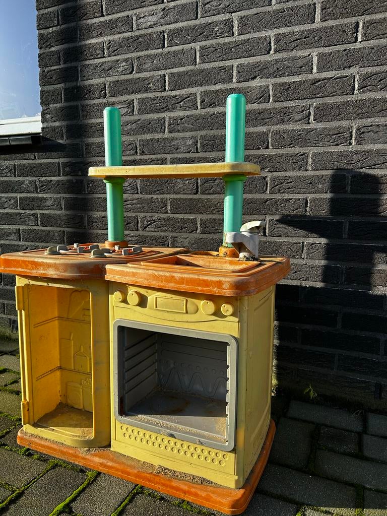 Gebruikte speelkeuken voor uren speelplezier, Kinderen en Baby's, Speelgoed | Speelkeukens, Ophalen, Gebruikt, Kunststof, Speelkeuken