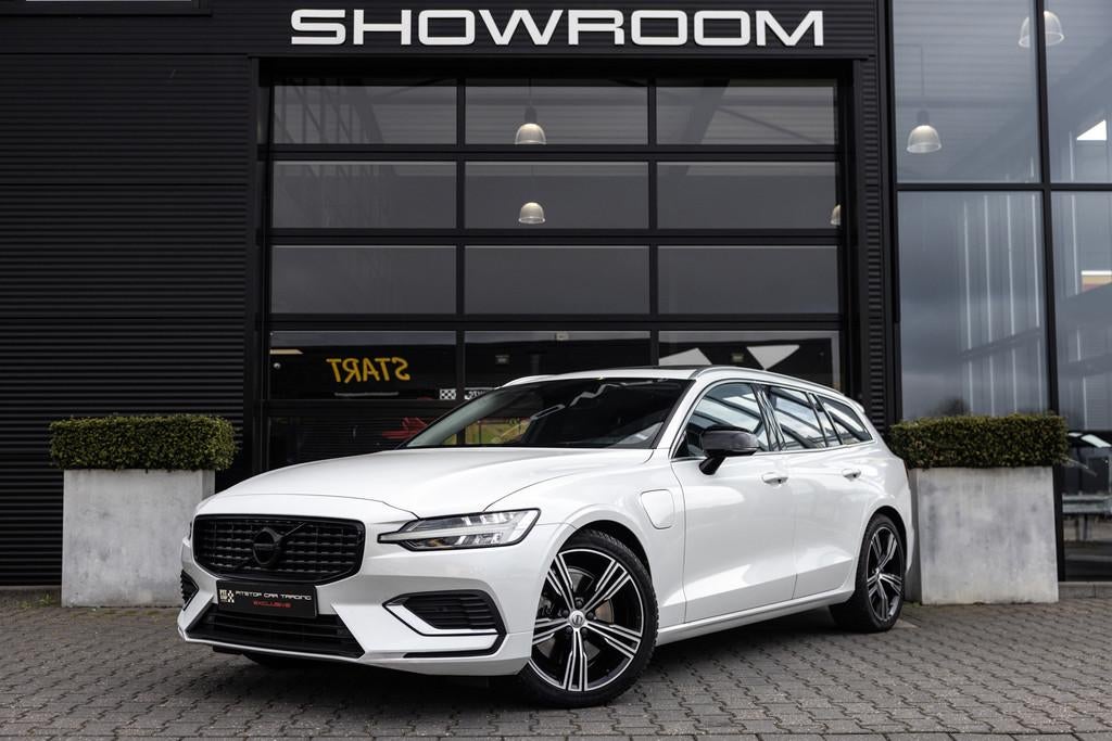 Volvo V60 2.0 T8 AWD R-Design, 390 PK, Pano, ACC, LED, Sport, Automaat, Gebruikt, 4 cilinders, 1972 kg