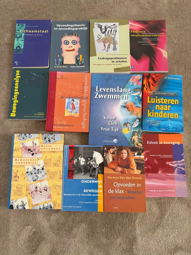 Verschillende boeken onderwijs en bewegen, Ophalen, Gelezen, Overige niveaus, Overige vakken