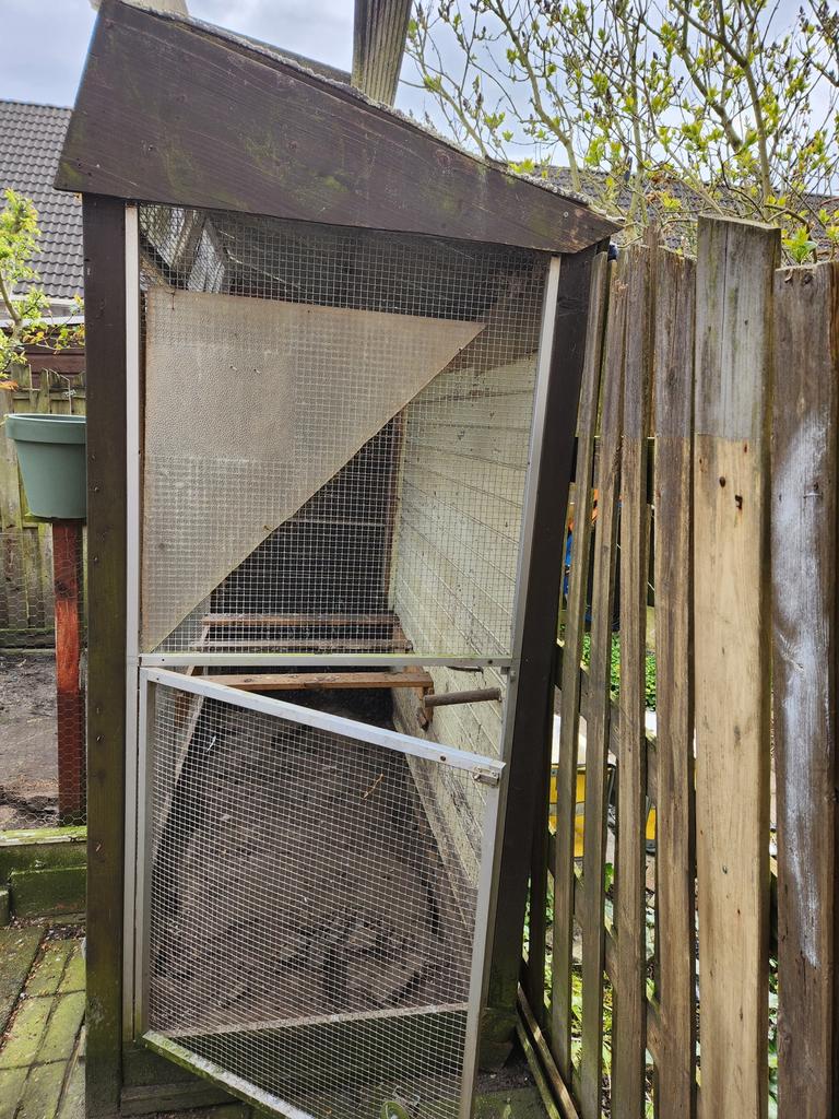 Te koop Voliere, Ophalen of Verzenden, Zo goed als nieuw, Kippenhok of Kippenren