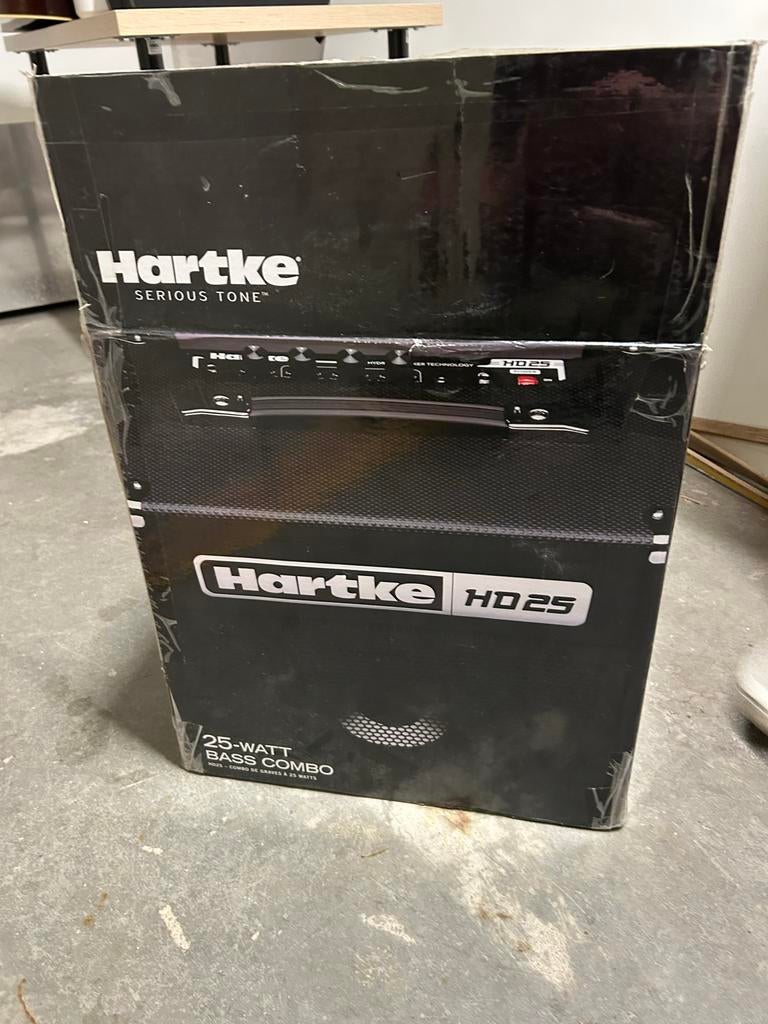 Hartke HD25 Basgitaar Versterker Combo, Muziek en Instrumenten, Versterkers | Bas en Gitaar, Ophalen, Zo goed als nieuw, Basgitaar