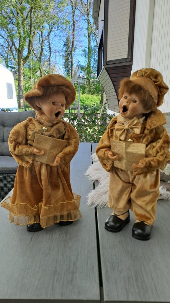 Bewegende Zingende Porseleinen Poppen met Muziek, Ophalen of Verzenden, Zo goed als nieuw, Pop