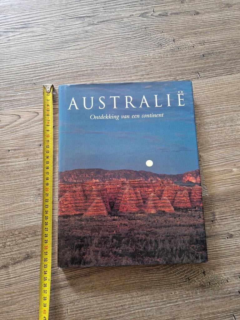 Australië: Ontdekking van een continent, Reisgids of -boek, Neil Hermes, Gelezen, Overige merken