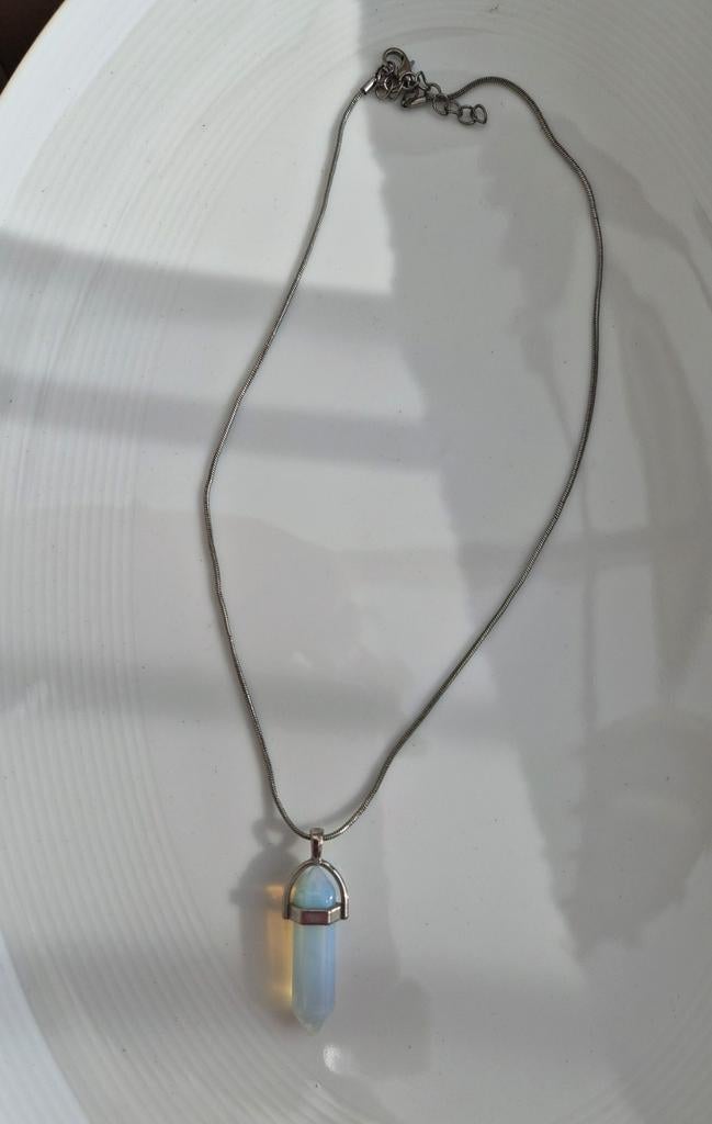 Ketting met opaliet punthanger, verstelbaar, Ophalen of Verzenden, Zo goed als nieuw, Overige materialen, Verstelbaar