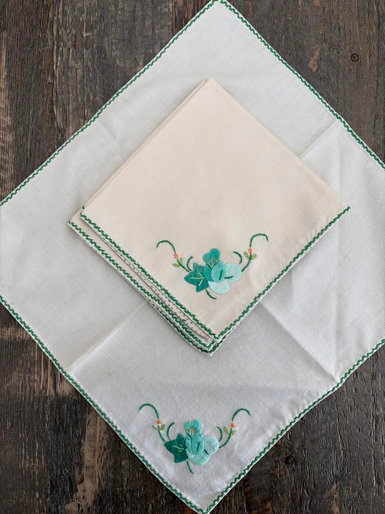 Vintage Handgeborduurde Servetten (4st), Huis en Inrichting, Keuken | Servies, Overige materialen, Gebruikt, Overige typen, Ophalen of Verzenden