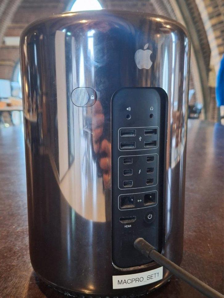 apple desktops, Computers en Software, Apple Desktops, Zo goed als nieuw, Mac Pro, HDD, 2 tot 3 Ghz, 64 GB of meer, Ophalen of Verzenden