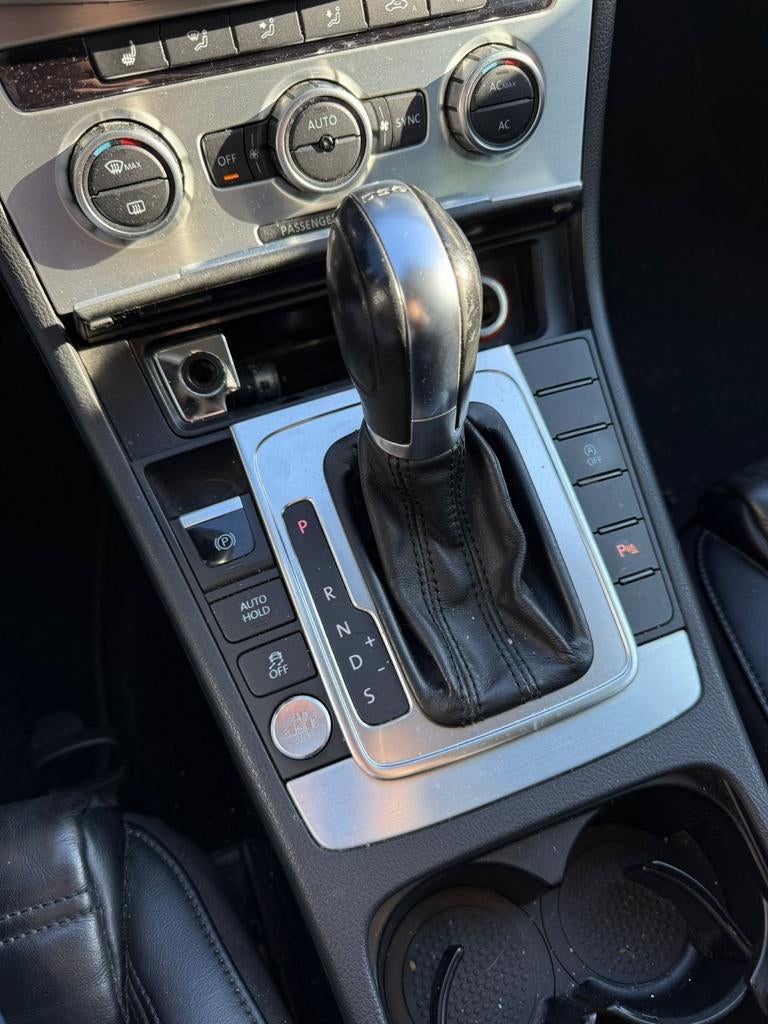 Volkswagen Passat 1.4 TSI 90KW Variant DSG 2012 Grijs, Auto's, Zwart, 122 pk, Particulier, 750 kg