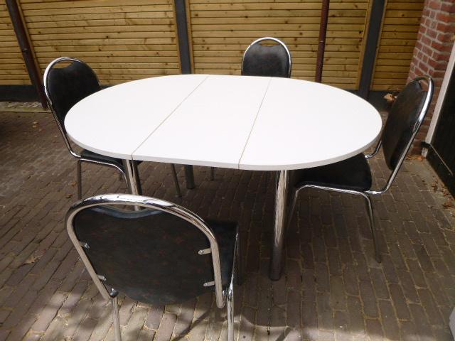 Keukentafel met vier stoelen, Huis en Inrichting, Ophalen, Kunststof, Zo goed als nieuw, Overige vormen