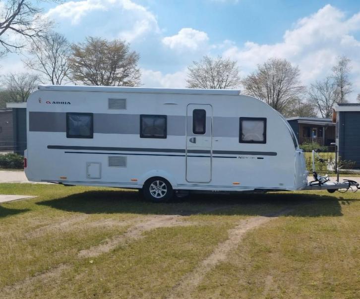 Adria Adora 573 PT 2020 VOL OPTIES Airco,Mover, stapelbed,, Caravans en Kamperen, Caravans, Particulier, tot en met 6, 1250 - 1500 kg