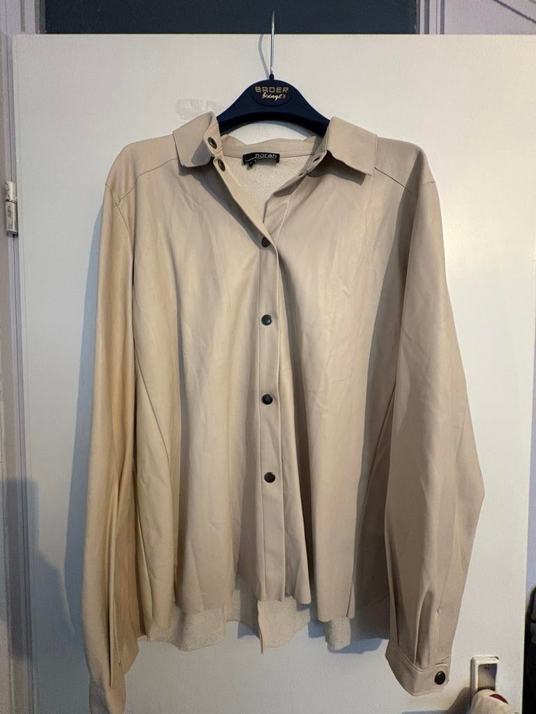 Norah ecru jasje met drukkers. Maat 42 maar valt ruim, Ophalen of Verzenden, Zo goed als nieuw, Beige, Blouse of Tuniek