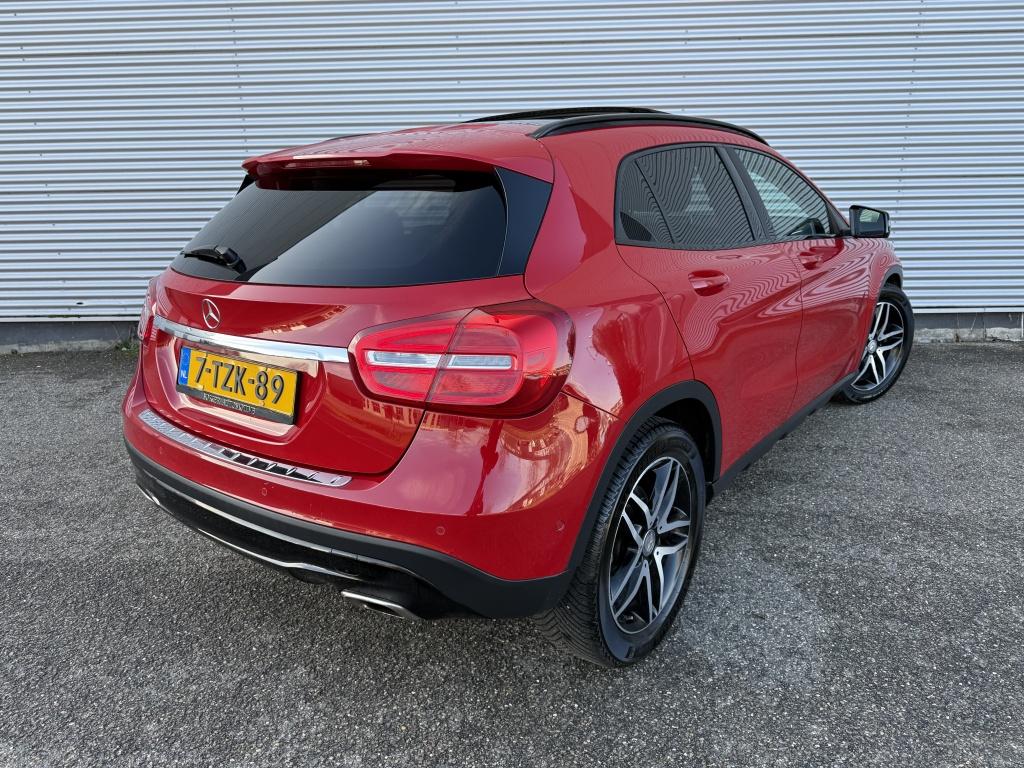 Mercedes-Benz GLA 200 Amb Comfort NAP Automaat Pano Dealer O, Auto's, Automaat, Gebruikt, Euro 6, 4 cilinders