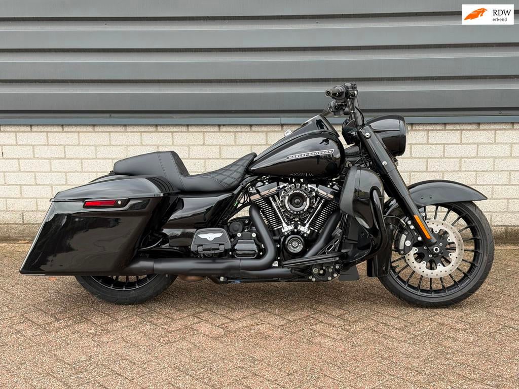Harley Davidson FLHRXS Road King Special M8 Black edition, Motoren, Motoren | Harley-Davidson, 1745 cc, Bedrijf, Cruise Control