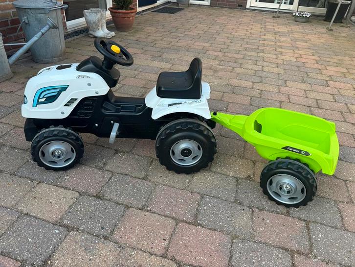 Smoby tractor, Kinderen en Baby's, Speelgoed | Buiten | Skelters, Zo goed als nieuw, Overige merken, Met kar of aanhanger, Ophalen