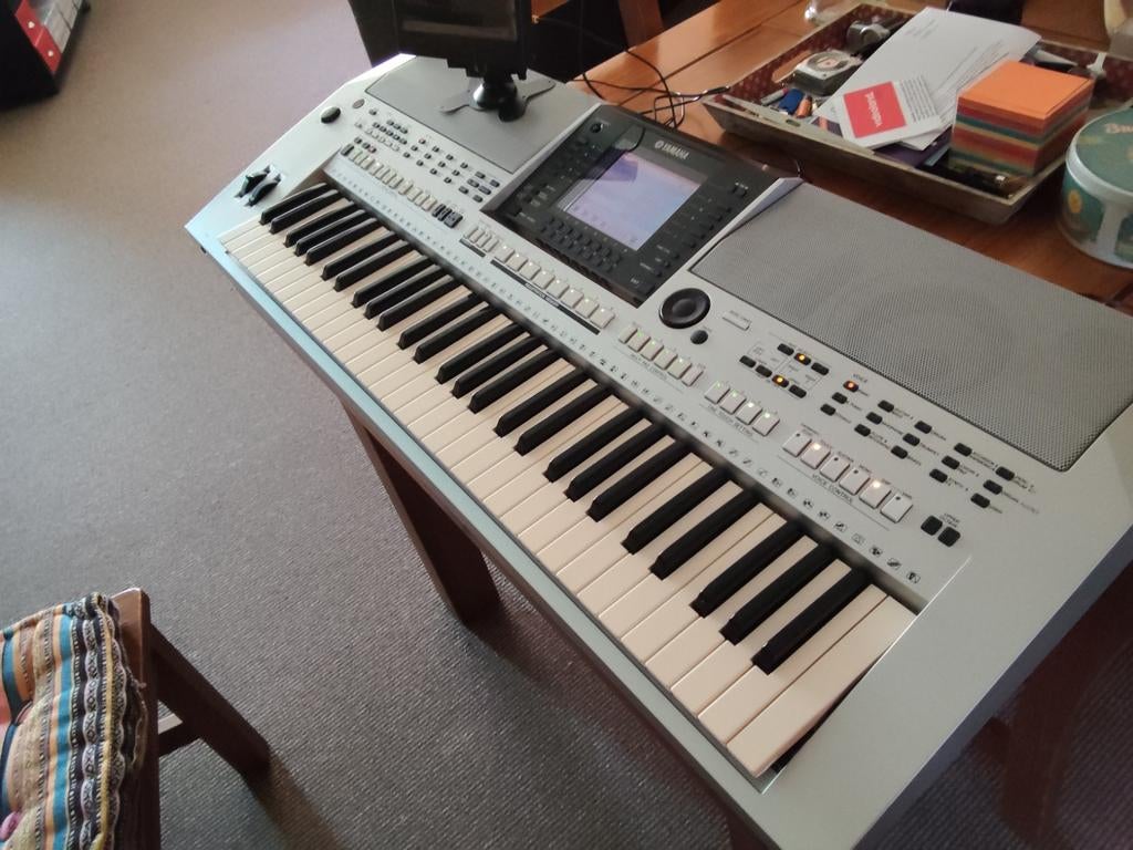 Yamaha PSR-S900 Keyboard met extern scherm, Muziek en Instrumenten, Keyboards, Ophalen, Zo goed als nieuw, 61 toetsen, Midi-aansluiting