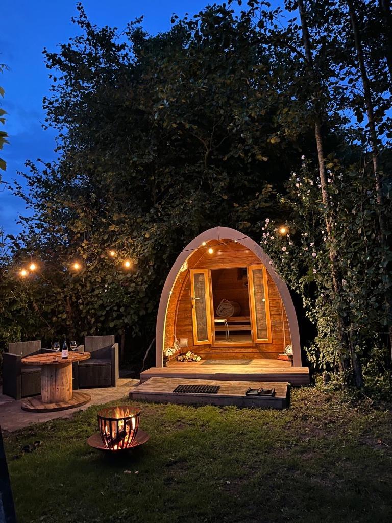 Overnachten in een wijngaard, Eigenaar