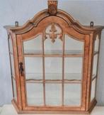 Klassiek noten houten wandkastje/vitrinekastje, Ophalen, 50 tot 100 cm, Zo goed als nieuw, Minder dan 100 cm
