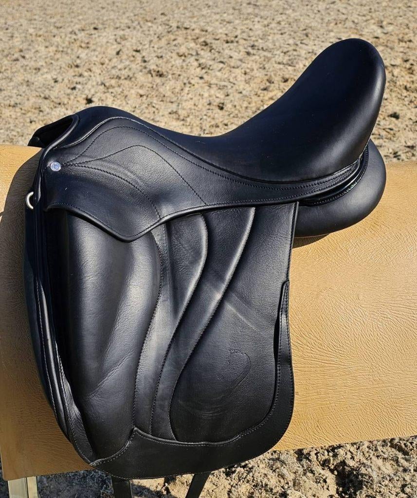 Antares & CWD Dressuurzadel in 17, 17,5 &18 inch Proefrijden, Ophalen of Verzenden, Gebruikt, Dressuur