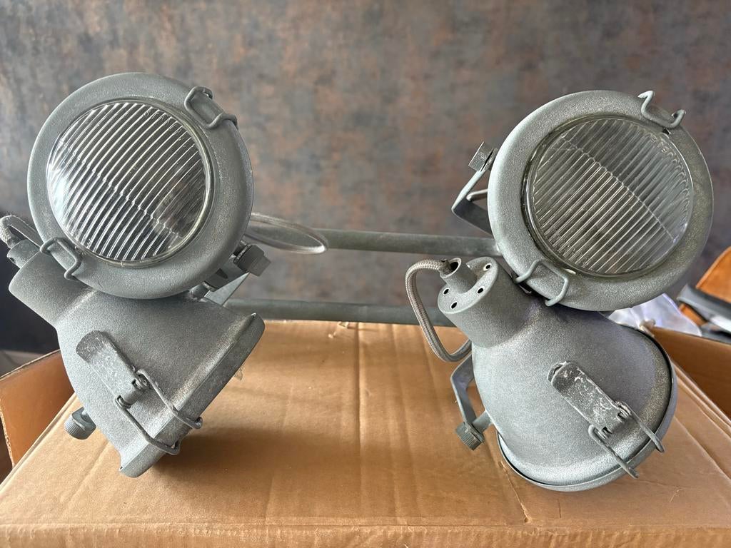 Grijze plafondlamp met vier spots, Ophalen, Nieuw, Metaal