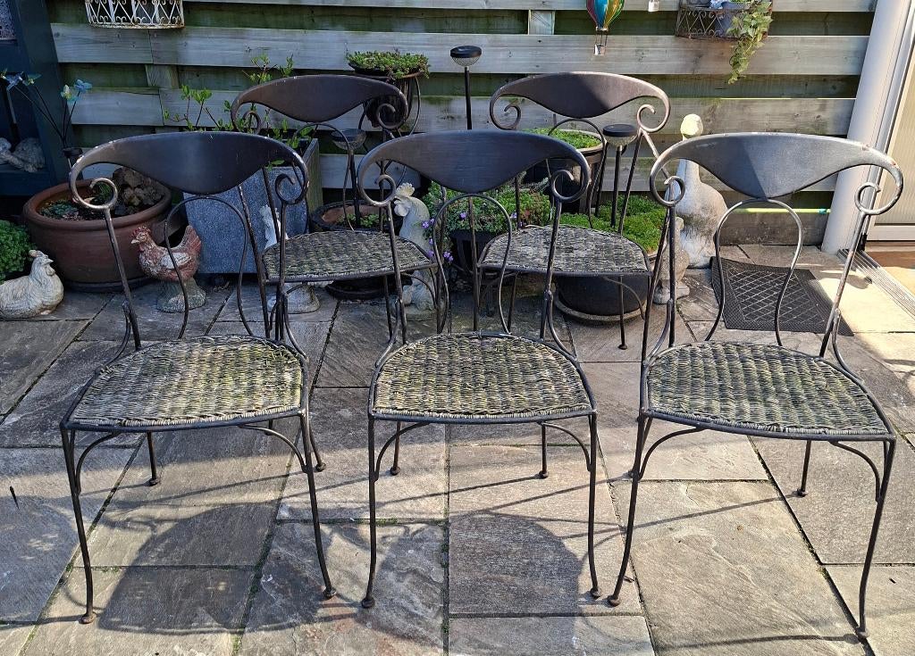 5 vintage tuinstoelen metaal met rieten zitting 2cuipmodel, Tuin en Terras, Tuinstoelen, Ophalen, Gebruikt, Metaal