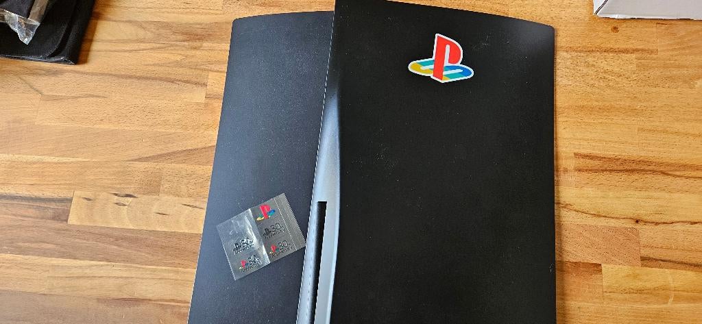 PS5 Scherm met Retro Logo Sticker, Ophalen of Verzenden, Zo goed als nieuw, Playstation 5