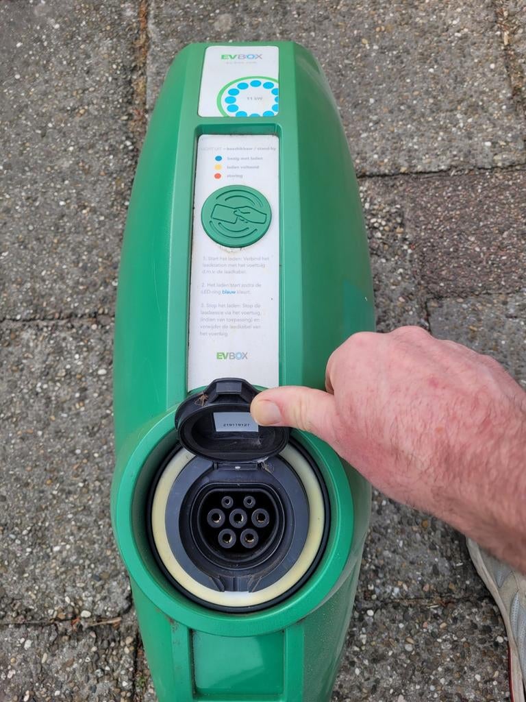 EVBOX 11 kW laadpaal met dubbele aansluiting en RVS paal, Ophalen