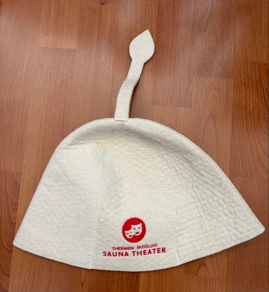 Vilten sauna muts Thermen Bussloo Nieuw - Wit/crème met rood, Ophalen of Verzenden, Nieuw, Toebehoren