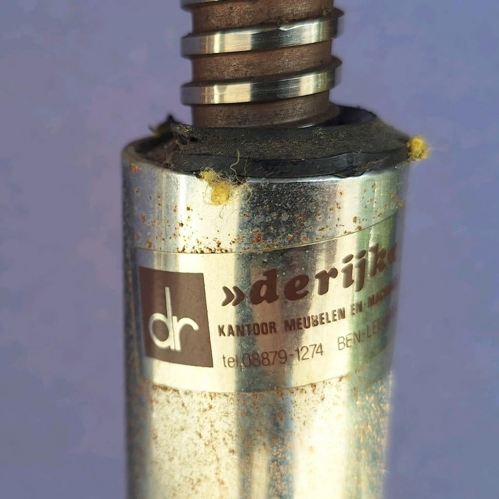 Vintage industriële atelier kruk, ronde kruk, beuken zitting, Gebruikt, Vintage, In hoogte verstelbaar, Ophalen of Verzenden